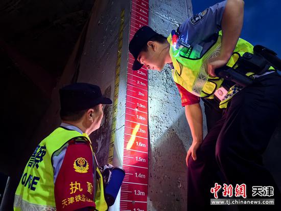 98抗洪保武汉__防汛抗洪的重要力量是